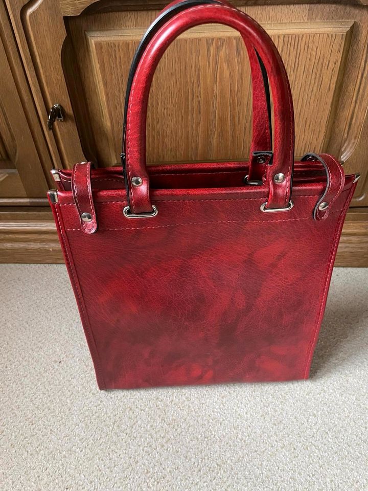 Handtasche Einkaufstasche retro vintage rot  wie neu in Aldingen