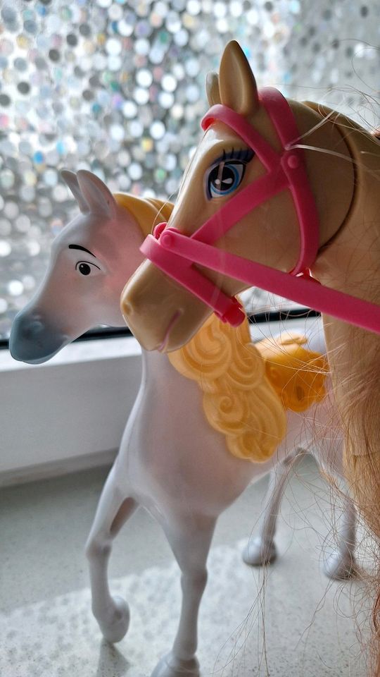 Süße Barbie Simba Pferde wie neu in Bochum