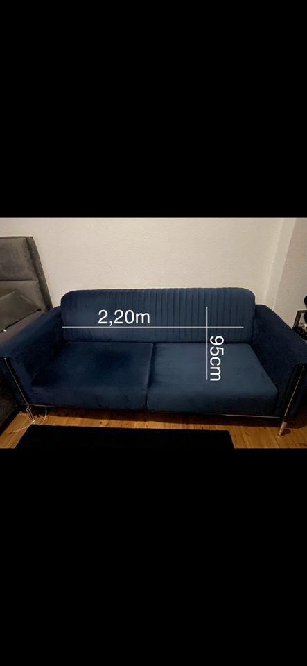 Blaue Couch in Berlin