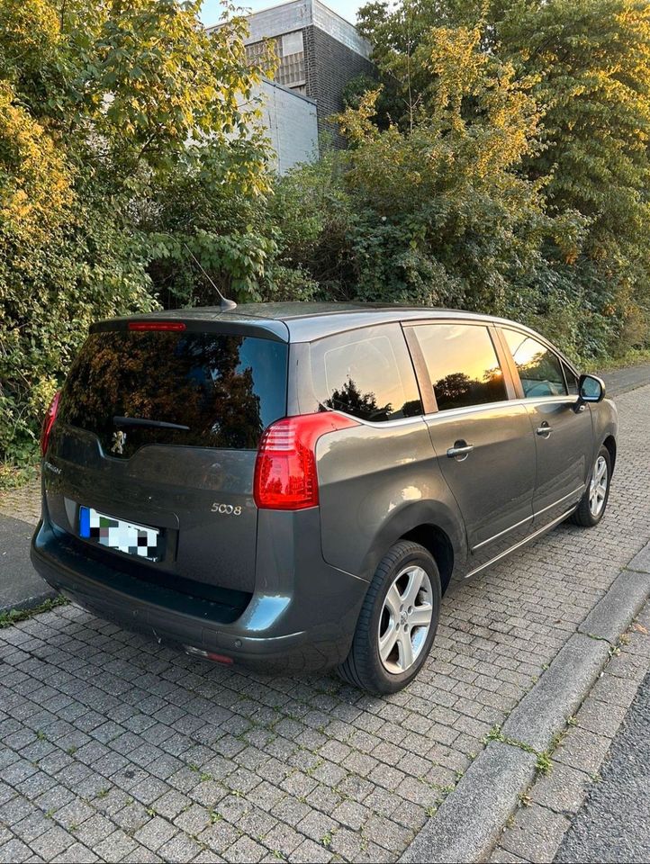 Peugeot 5008 2,0 HDI ( 7 Sitzer ) in Hagen