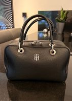 Tommy Hilfiger Handtasche - Essence Duffle schwarz Nordrhein-Westfalen - Frechen Vorschau