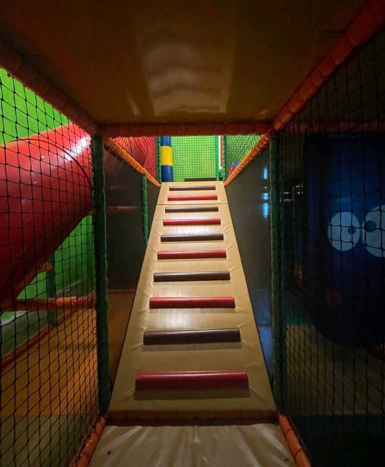 Indoorspielplatz & Trampolinhalle Spielturm in Kreuztal