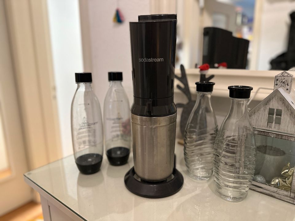 Sodastream Crystal inklusive 2 Zylinder & Flaschen in Elmshorn