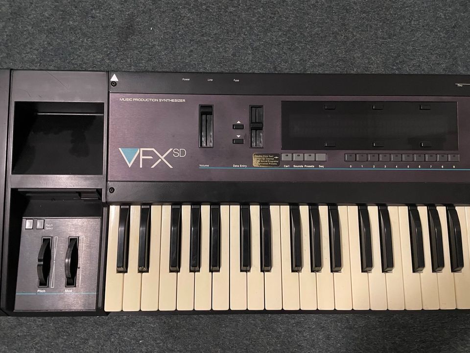 Ensoniq VFX SD in Stuttgart