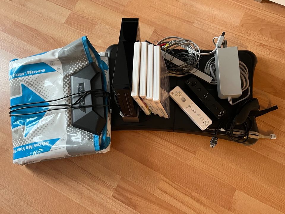 Nintendo Wii Konsole mit Balance Board und Spielen in Breckerfeld