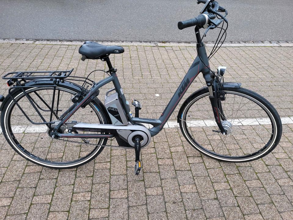 KTM DAMEN E-BIKE 28 ZOLL in Villingen-Schwenningen