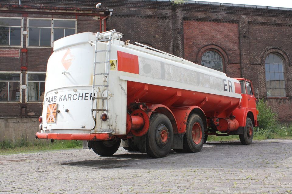 Henschel, Hanomag Henschel Oldtimer LKW, Strüver, Tankwagen in Oberhausen