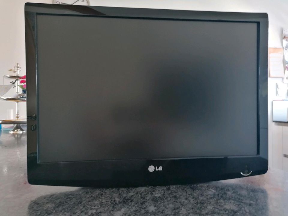 LG 22 Zoll TV,top Zustand in Bann