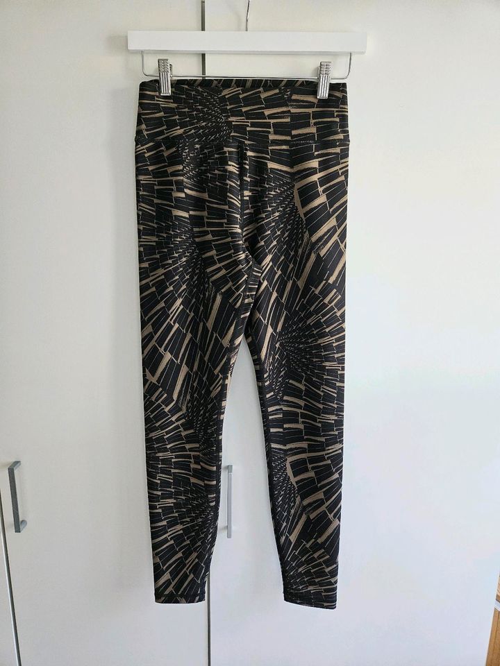 Sport Leggings Gr. M in Winterlingen