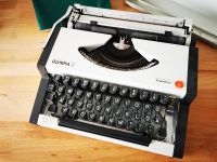 Schreibmaschine von Olympia Traveller Brandenburg - Michendorf Vorschau