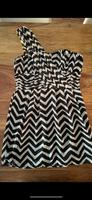 Kleid One Shoulder H&M Schwarz/Weiß Größe 42 Saarland - Nalbach Vorschau