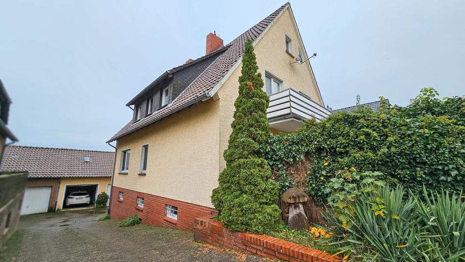 Zweifamilienhaus mit Doppelgarage in Eilhausen zu verkaufen in Lübbecke 