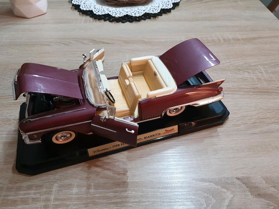 Cadillac Eldorado 1958 Biarritz 1:18 in Sassenberg