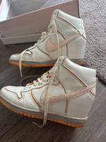 Nike Dunk Wedges 38,5 Keilabsatz Hochzeit Essen - Essen-Stadtmitte Vorschau
