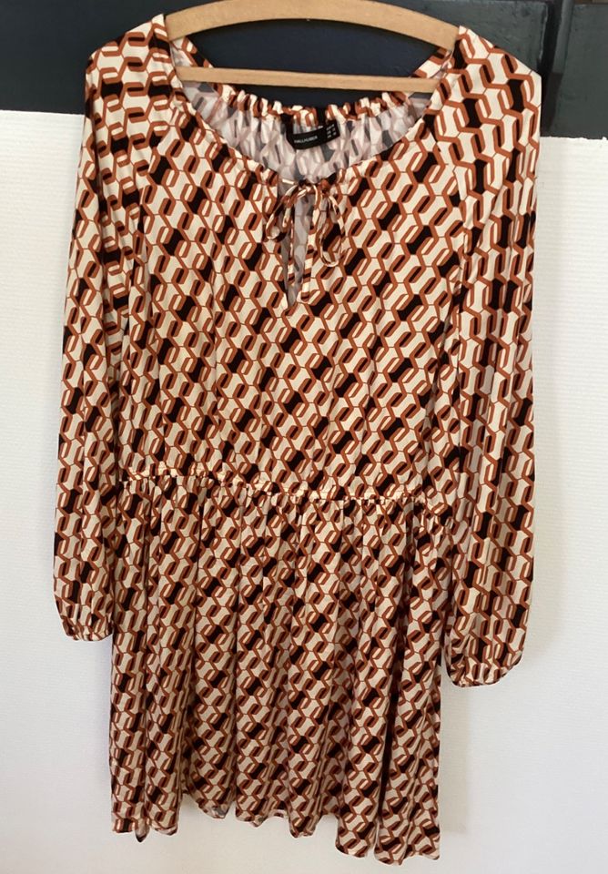 Hallhuber Kleid mit Muster in Größe 40 NEU TOP incl. . Versand in Heilbronn