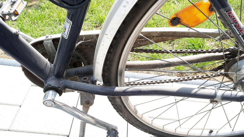 Fahrrad mit etwas Reparaturbedarf in Bernau