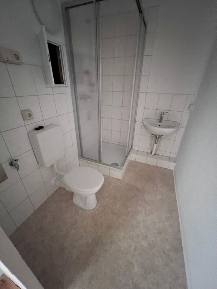 // Achtung Single aufgepasst - Kautionsfreie 1 Zimmer Wohnung + 2 Monate Mietfrei // Aufzug vorhanden ! in Hainichen