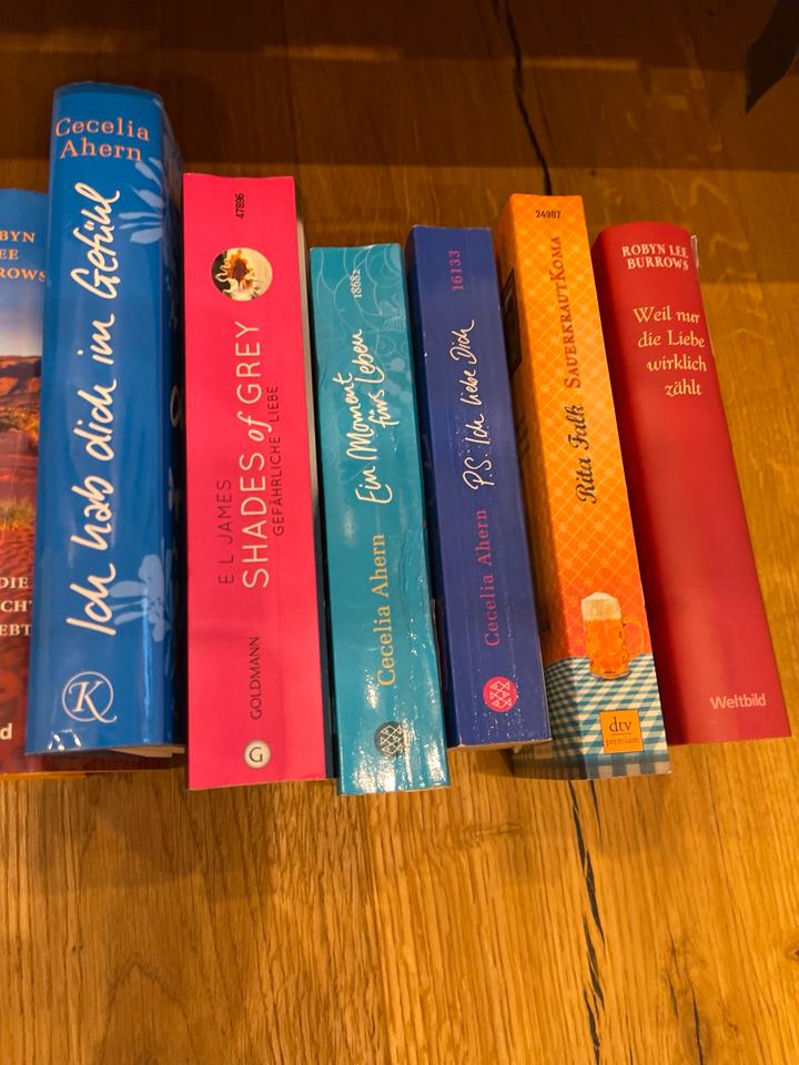 Bücher einzeln oder komplett zum Teil neu Liebe Komödien in Neukirchen vorm Wald