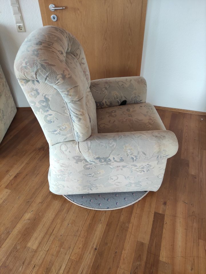 Sofa 3 Sitzer + 2 Sessel in Weikersheim