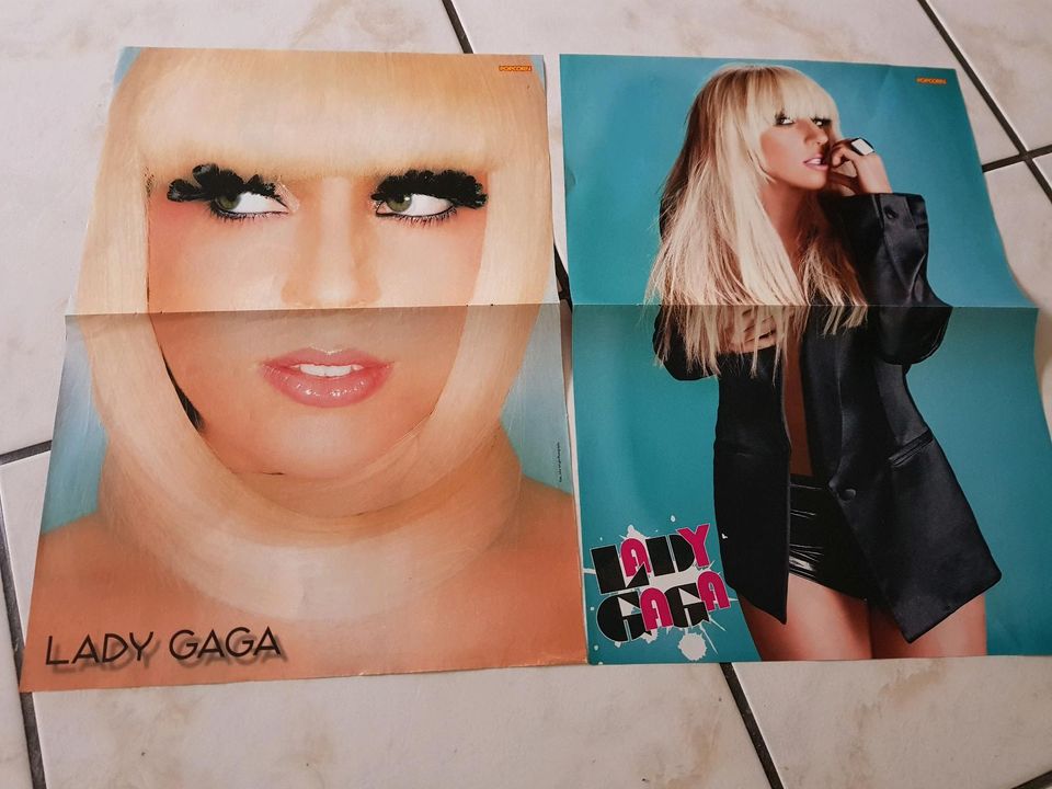Lady Gaga Poster Sammlung in Bergisch Gladbach