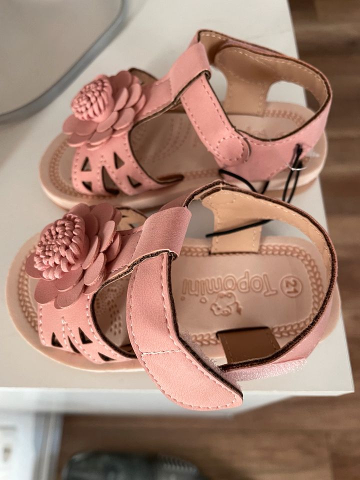 Baby sandals in Bischofsheim