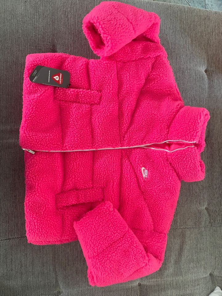 Nike Sportswear City Winterjacke pink in Bad Sülze