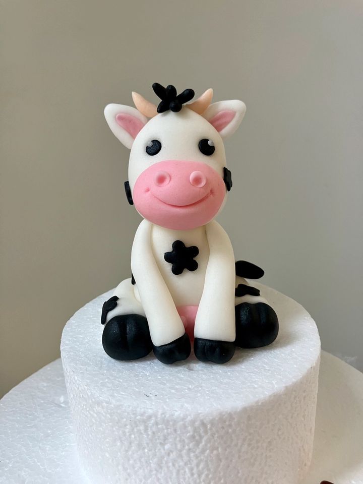 Fondant Tortendeko Bauernhof Kuh Schwein Küken Teich Caketopper in