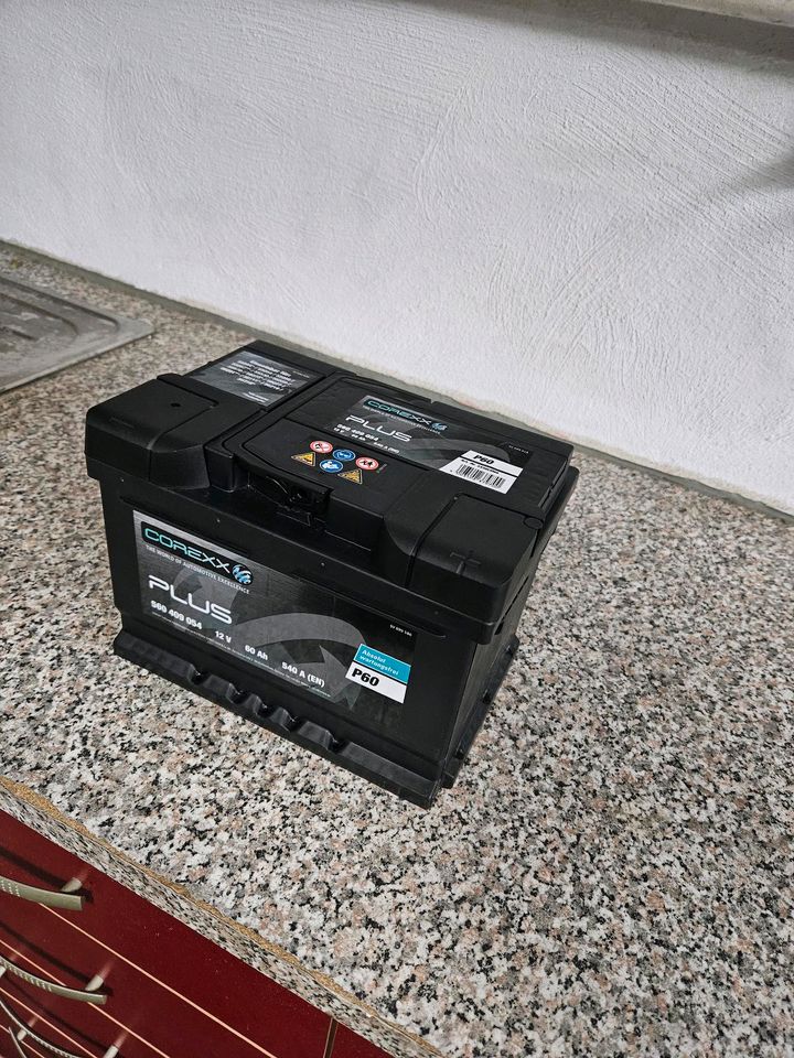 NEU Autobatterie Starterbatterie 12V 60Ah 540A Batterie Kfz in