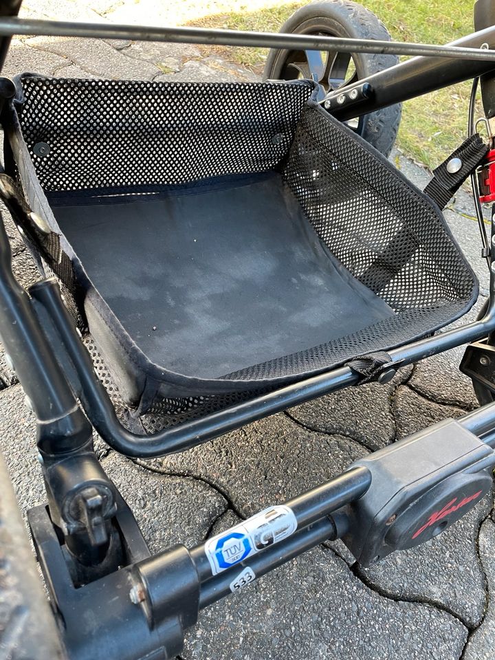 Kinderwagen von hartan mit Zubehör in Hann. Münden