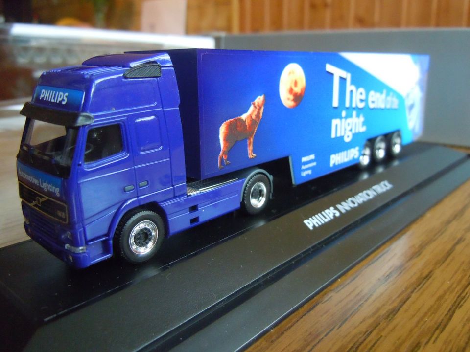 Koffersattelzug Werbemodell HERPA Maßstab 1:87  Philips  Volvo FH in Aachen