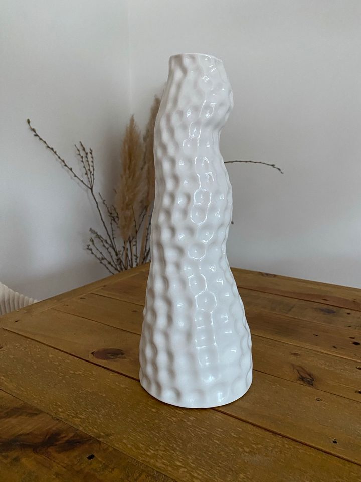 Neu! Weiße Vase von H&M, 32 cm in Leverkusen