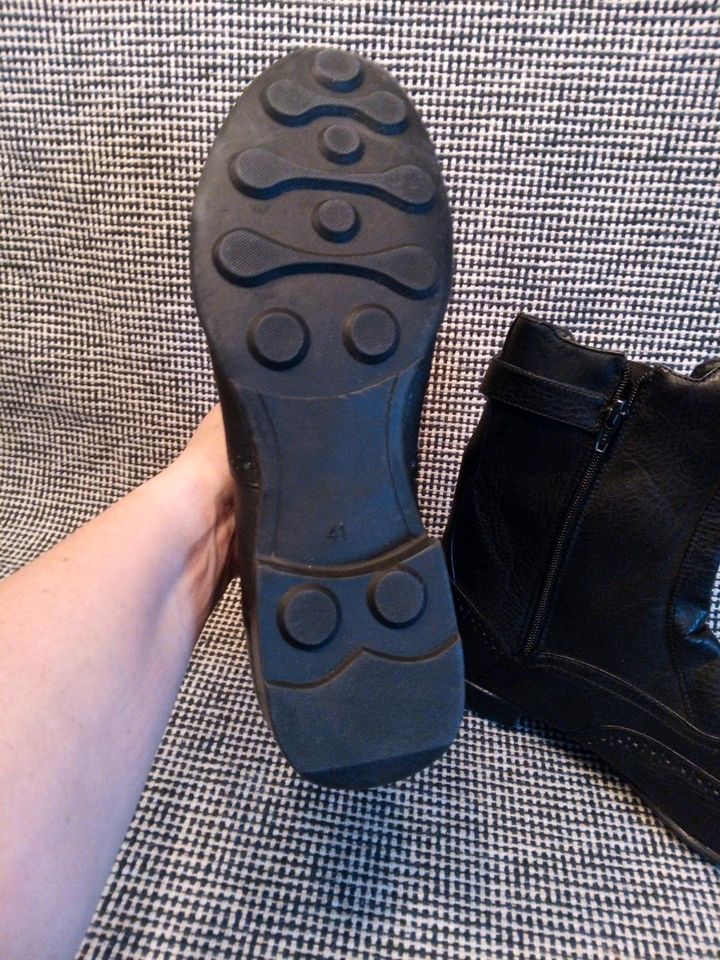 Neu ♥️ Stiefeletten Boots 41 schwarz Leder in Berlin