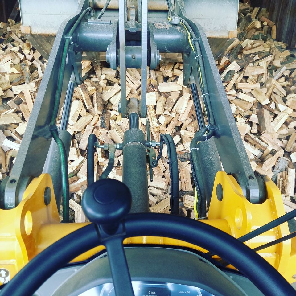 Brennholz MIX Laubholz 33cm Holz zum selber Fahren fertig geladen in Betzdorf