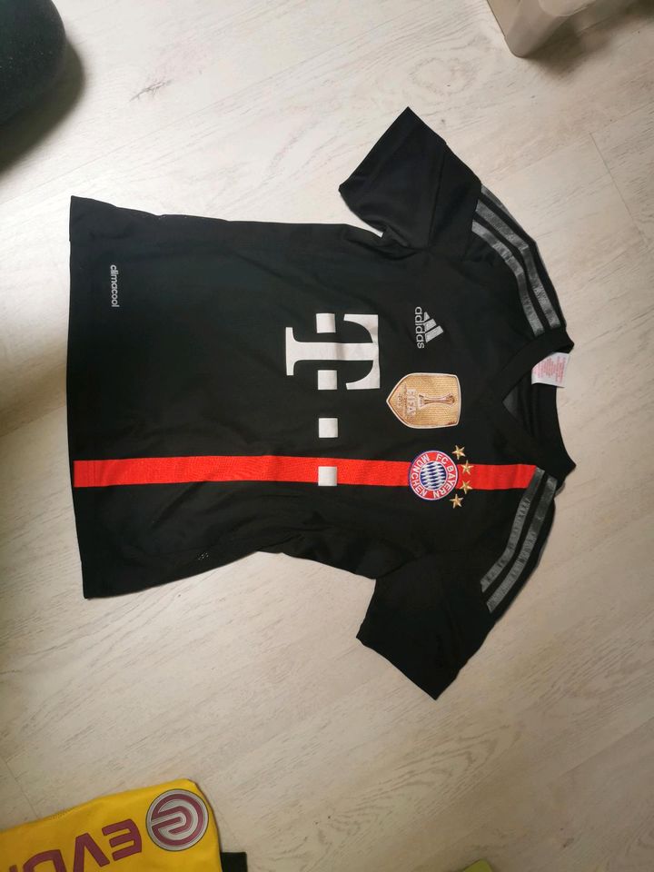 Fußballtrikot Bayern Jungen Original in Frankenthal (Pfalz)