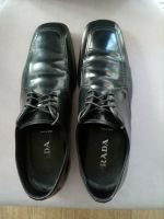 Elegante Prada Herrenschnürschuhe, schwarz, Größe 9,5 (43,5) Berlin - Mitte Vorschau