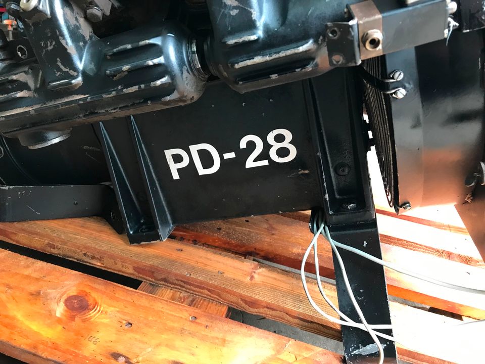 STENHOJ PD - 28 BOX KOMPRESSOR 10 BAR 22 KW GUTER ZUSTAND in Schönberg