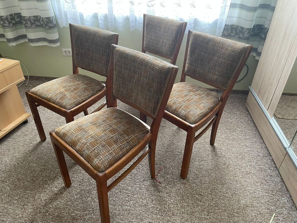 Stühle mit Sitz -und Rückenpolster in Hergisdorf