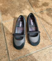 Skechers Ballerinas Slipper Gr. 36 schwarz Brandenburg - Hennigsdorf Vorschau