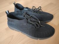 Schwarze Stoffsneakers mit Gummisohle Frankfurt am Main - Bockenheim Vorschau