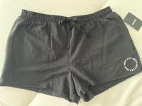 DKNY kurze Hose Shorts Hot Pants neu schwarz Sachsen - Radeberg Vorschau