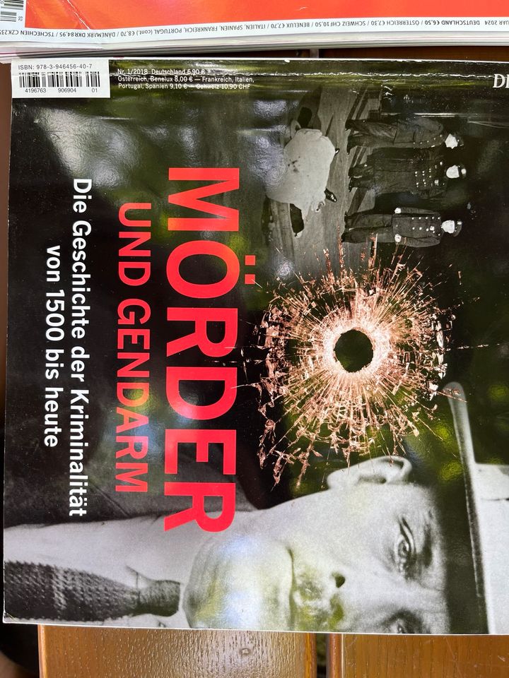 True Crime Magazine (z.B. Stern Crime, Die Zeit Verbrechen) in München