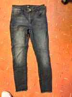 Only Jeans schwarz Gr. L/32 Niedersachsen - Großenkneten Vorschau