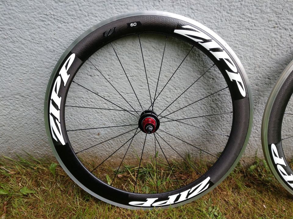 Zipp Laufradsatz 60mm LRS Carbon Lightweight 606 Felgen 9 10 11 S in München