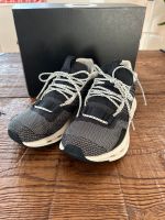 ON Running Cloudnova Sneaker W Gr. 38/7 schwarz weiß mit Box top München - Schwanthalerhöhe Vorschau