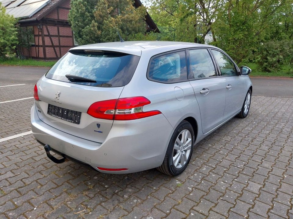 Peugeot 308 SW Active in Cölbe