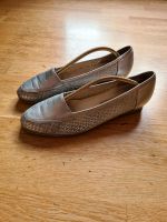 Gabor Lederschuh silber Gr. 7 Ballerina Halbschuh Leder München - Bogenhausen Vorschau