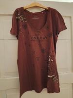 Zwei T-Shirts, Größe XS Hessen - Marburg Vorschau
