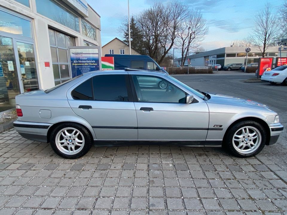 BMW 323i E36 Limousine Tempomat AHK PDC 157.000KM Oldtimer in München