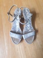 Unisa Sandalen Gr. 38 sehr gut Baden-Württemberg - Bruchsal Vorschau
