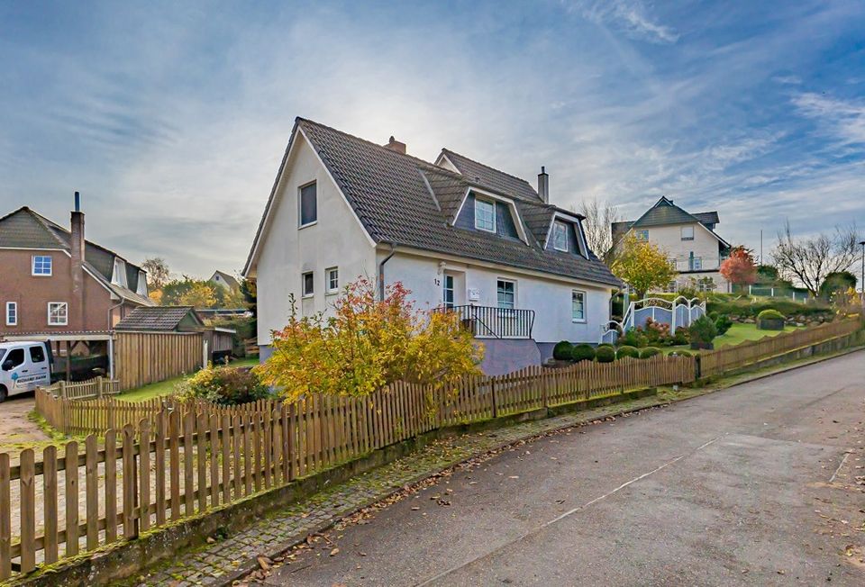 Vermietetes Zweifamilienhaus in ruhiger Lage von Klamp in Klamp